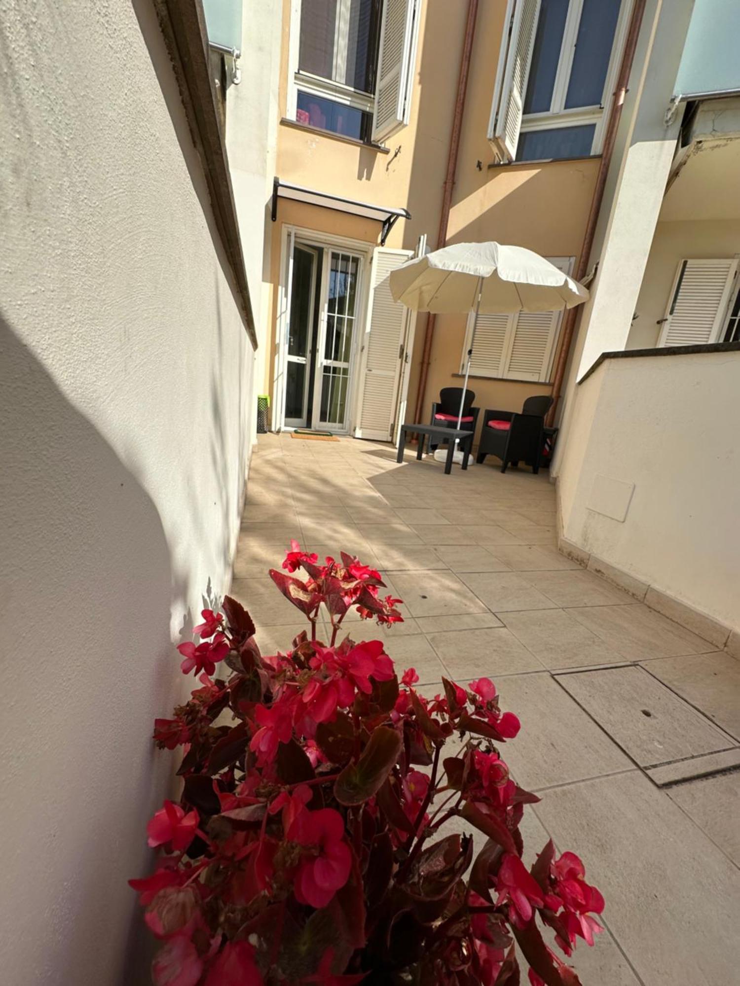 Hotel La Kasina Livorno Esterno foto